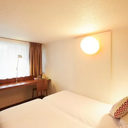 Campanile Est-bizanos 3* Pau