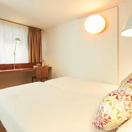 Hotel Campanile Est-bizanos 3*