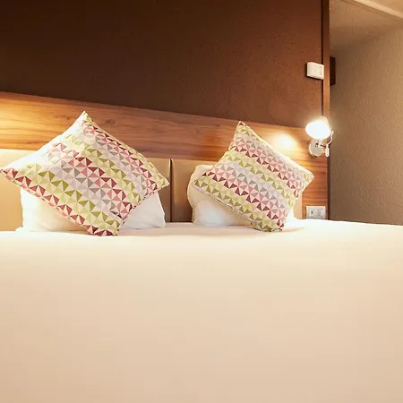 Campanile Est-bizanos 3* Pau