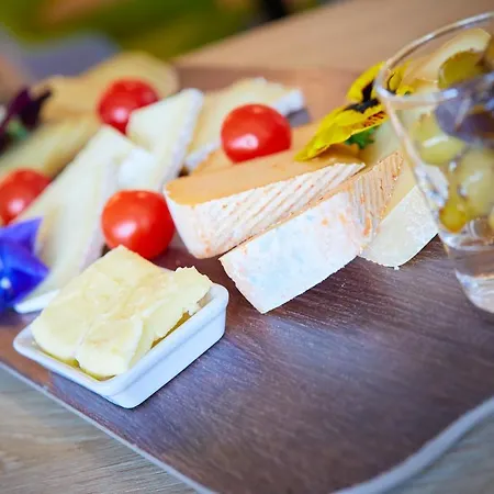 Campanile Est-bizanos 3*