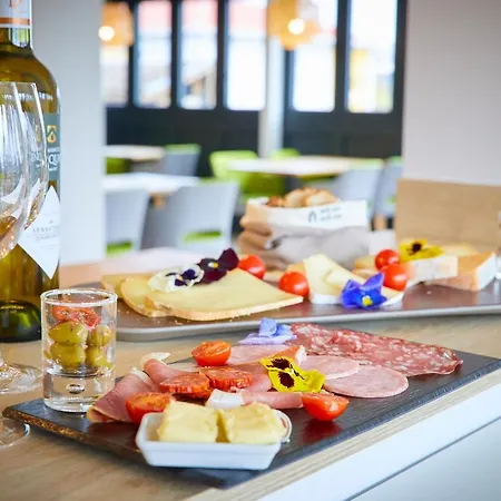 Campanile Est-bizanos 3* Pau