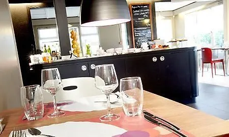 Campanile Est-bizanos فندق