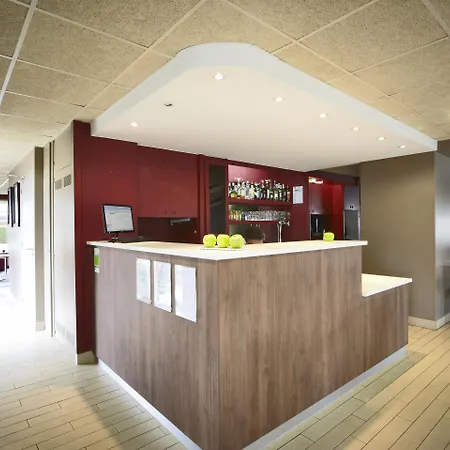 艾斯塔比扎诺钟楼酒店 3*