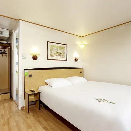 Hotel Campanile Est-bizanos 3*