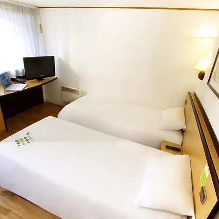 Campanile Est-bizanos Hotel 3*