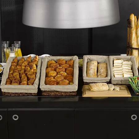 Campanile Est-bizanos 3* Pau