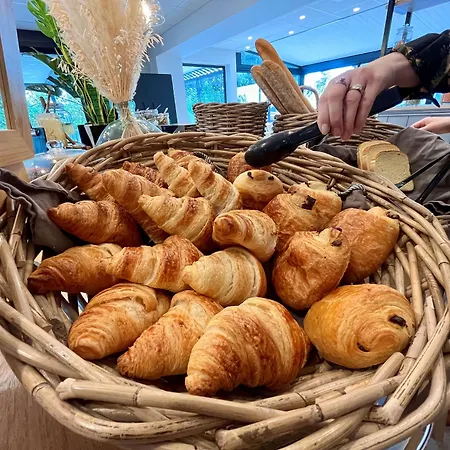 Hotel Campanile Est-bizanos