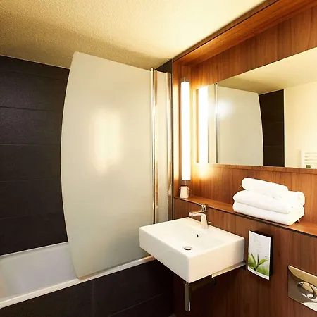 Campanile Est-bizanos 3* بو