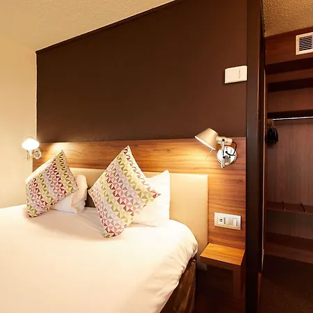 Campanile Est-bizanos 3* Pau