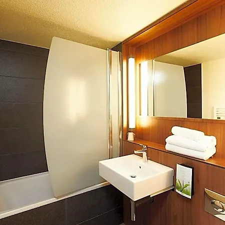 Campanile Est-bizanos Hotel 3*
