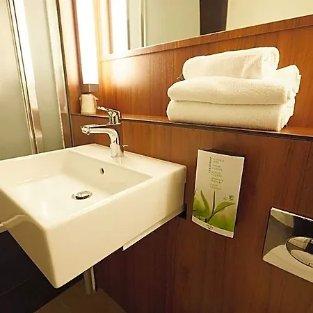 Hotel Campanile Est-bizanos 3*