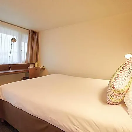 Campanile Est-bizanos Hotel Pau