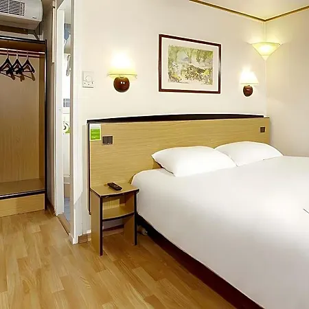 Hotel Campanile Est-bizanos 3*