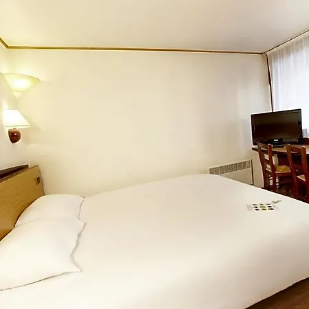 Campanile Est-bizanos Hotel