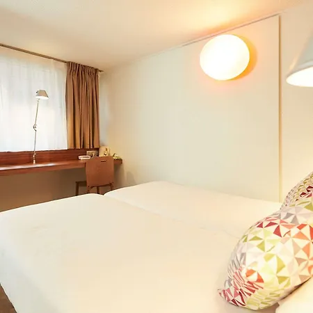 Hotel Campanile Est-bizanos 3*