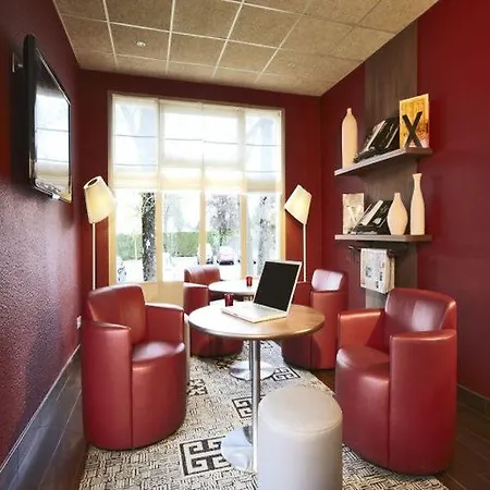 Campanile Est-bizanos Pau