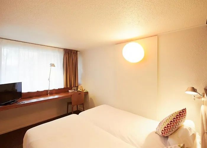 Campanile Est-bizanos 3* Pau