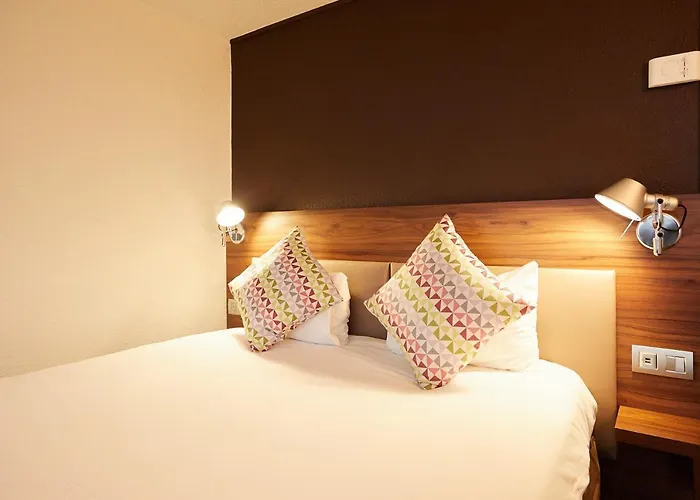 Campanile Est-bizanos Hotel Pau