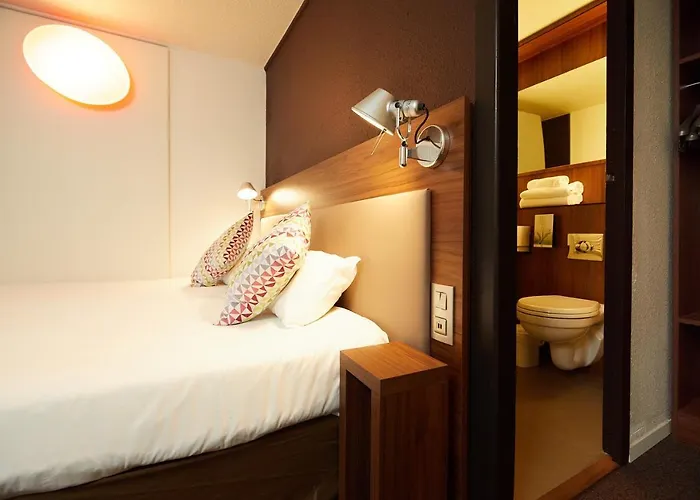 Campanile Est-bizanos 3* Pau