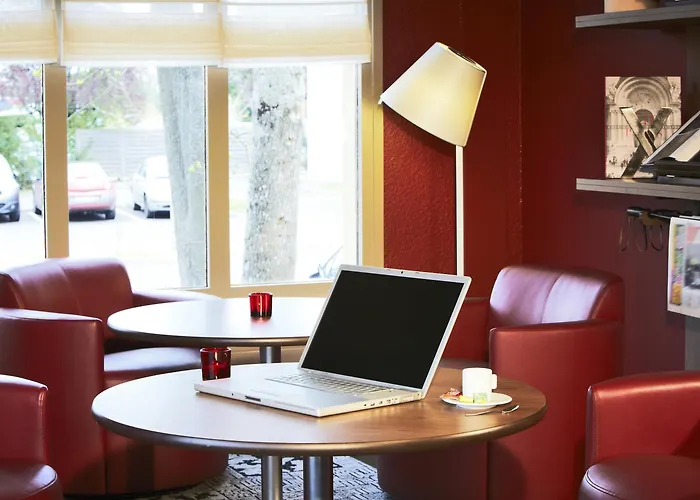 Hotel Campanile Est-bizanos