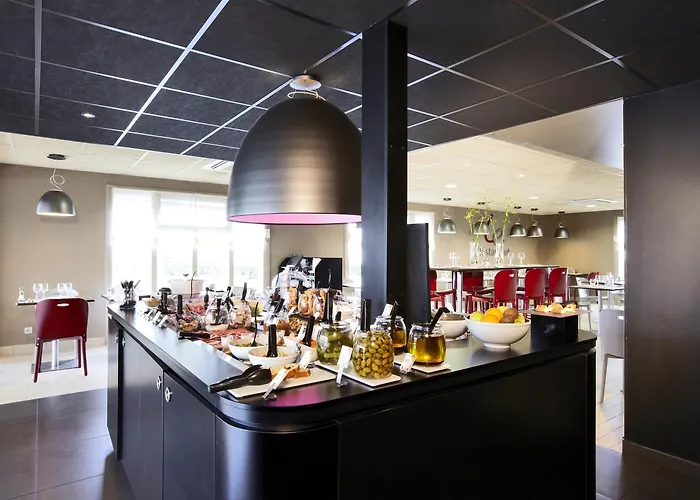 Campanile Est-bizanos Hotel 3*