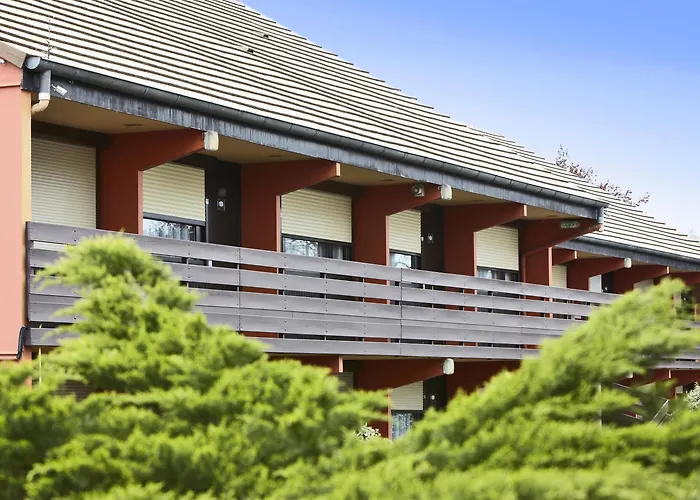 Hotel Campanile Est-bizanos 3*