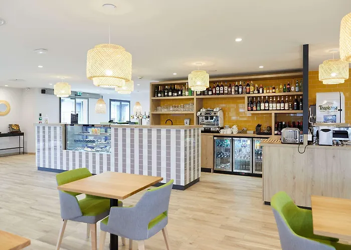 Campanile Est-bizanos Hotel 3*