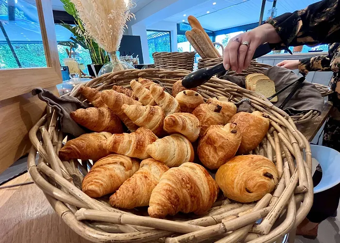 Hotel Campanile Est-bizanos