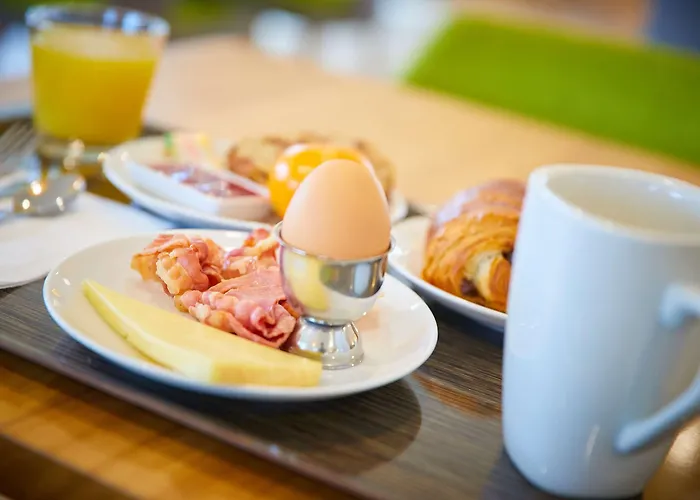 Campanile Est-bizanos 3* Pau