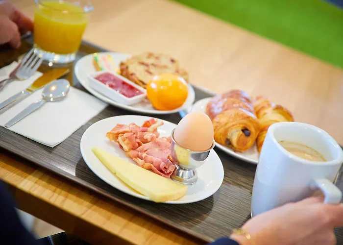 Campanile Est-bizanos Hotel 3*